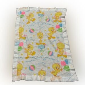 Vintage Rare Tweety Bird Baby Nursery Blanket 1977